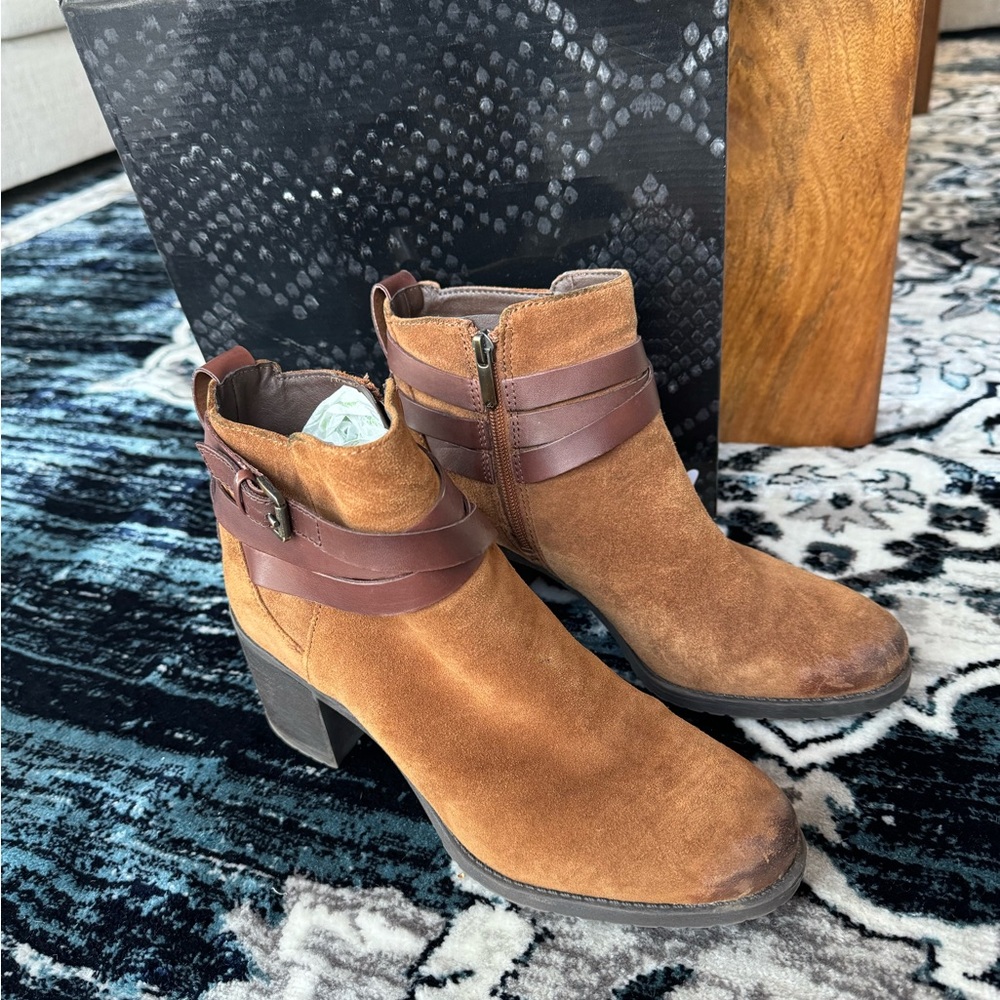 Sam Edelman brown suede boots